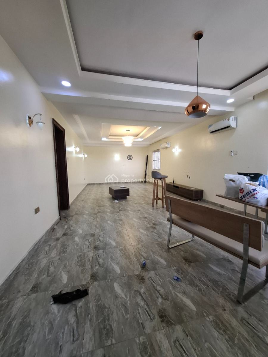 Standard 2 Bedroom with Bq, Guzape District, Abuja, Flat / Apartment for Rent