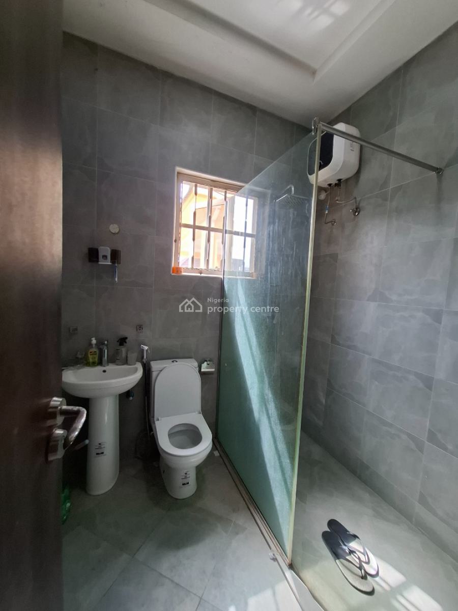 Standard 2 Bedroom with Bq, Guzape District, Abuja, Flat / Apartment for Rent