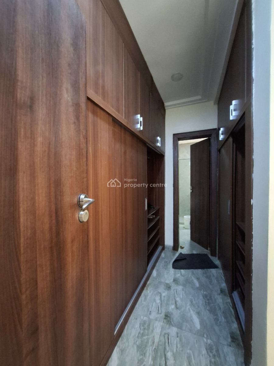 Standard 2 Bedroom with Bq, Guzape District, Abuja, Flat / Apartment for Rent