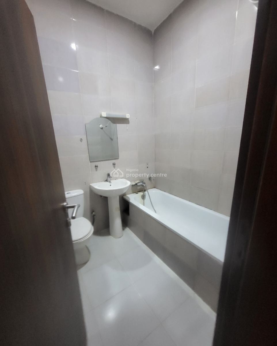 Luxurious Massive 3bedroom Flat with Bq, National Assembly Quarters, Gudu, Abuja, Flat / Apartment for Rent