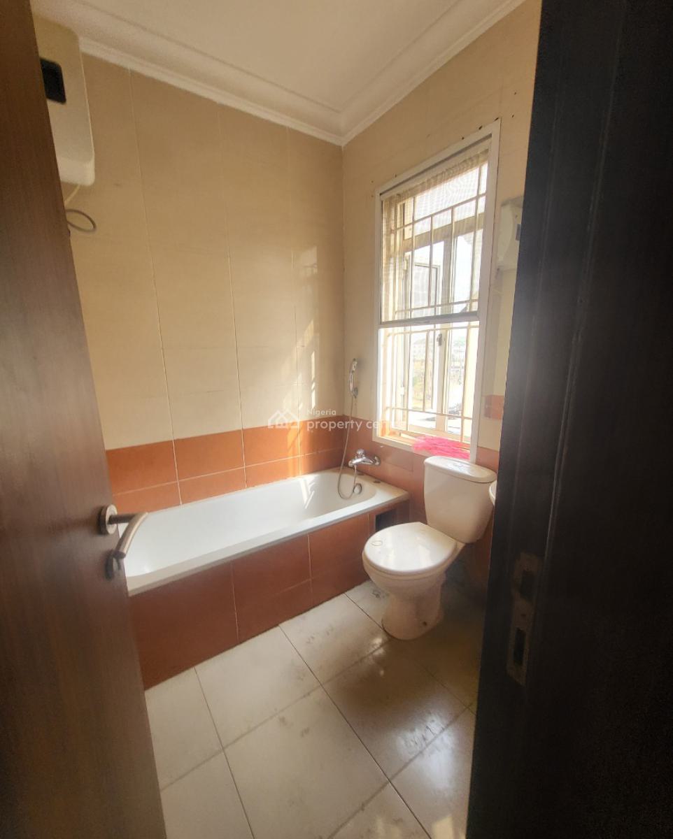 Luxurious Massive 3bedroom Flat with Bq, National Assembly Quarters, Gudu, Abuja, Flat / Apartment for Rent