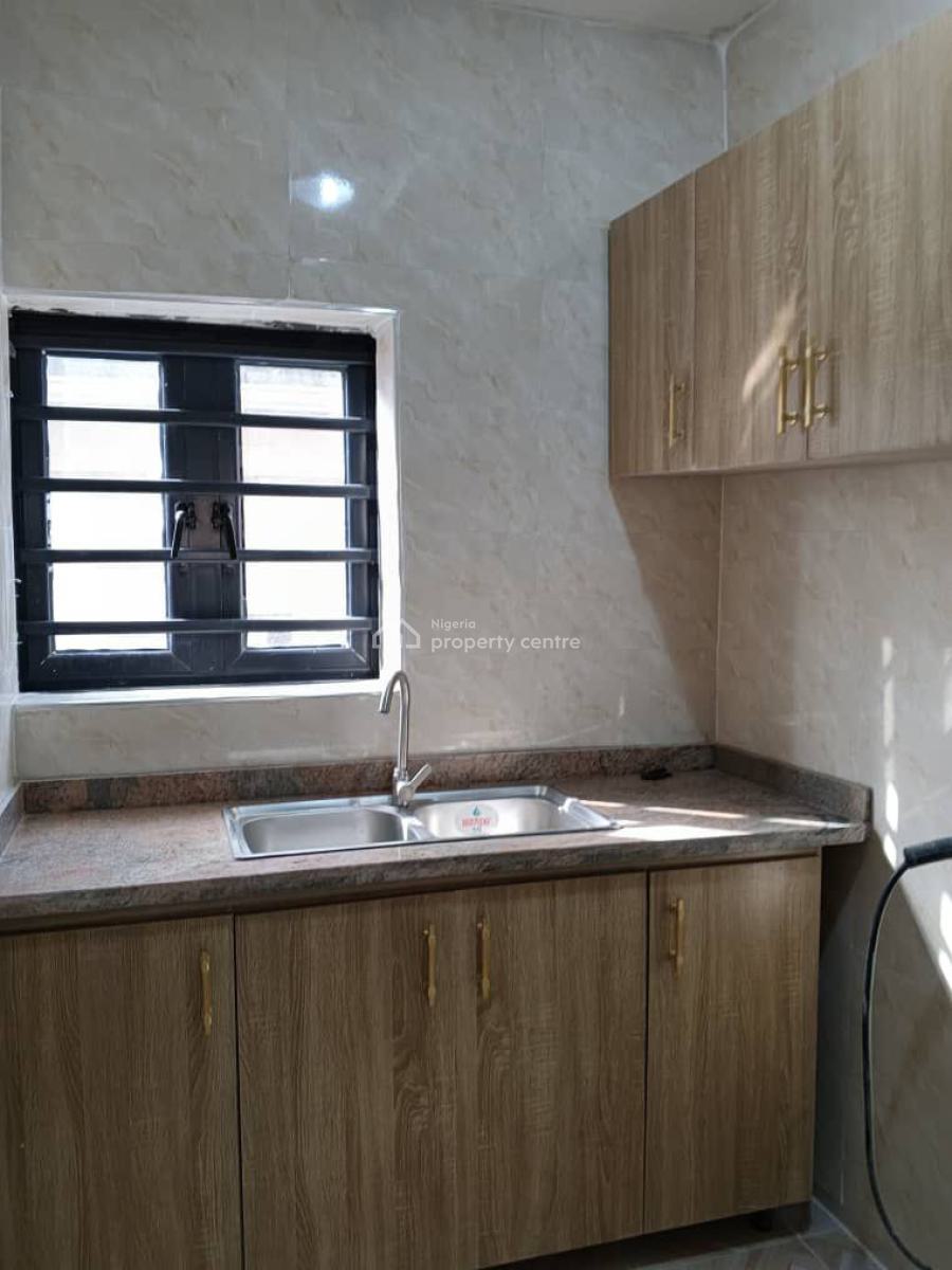 Luxury 2 Bedroom Flat, Mobil Road, Ilaje, Ajah, Lagos, House for Rent