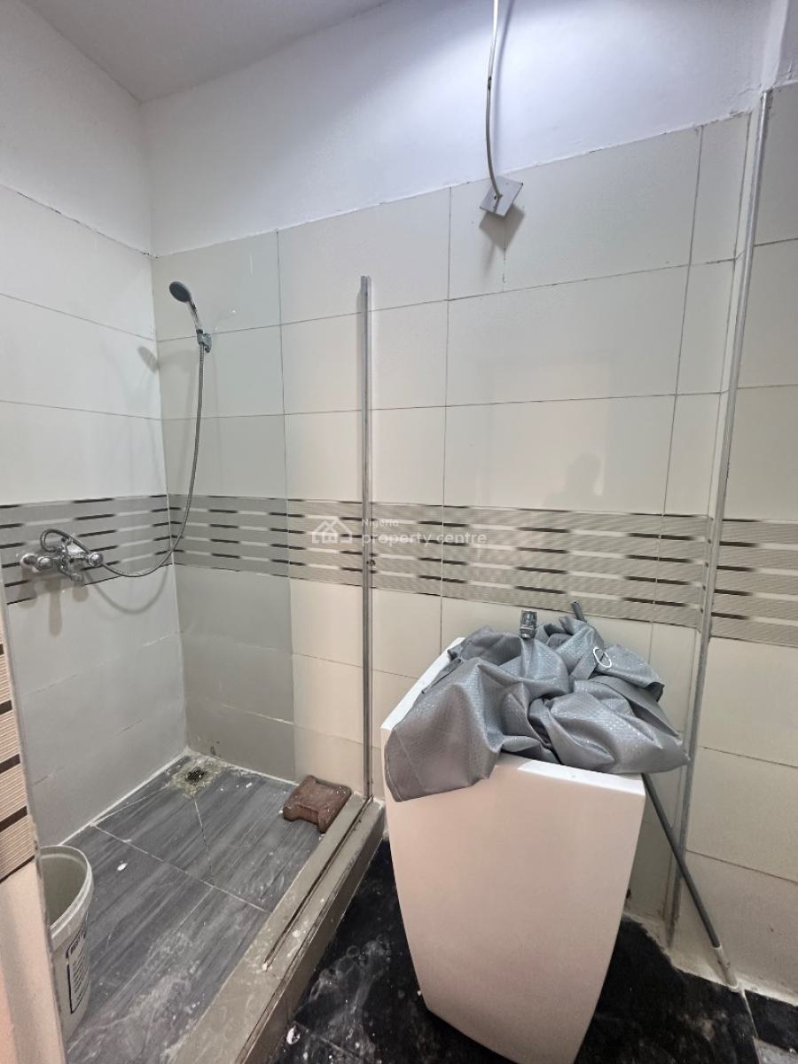 Serviced 2 Bedroom Apartment in a Secure Estate, Lekki Right, Lekki Phase 1, Lekki, Lagos, Flat / Apartment for Rent