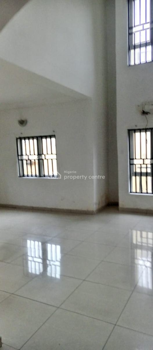 Massive Spacious Standard 4 Bedrooms Detached Duplex, Off Admiralty Road, Lekki Phase 1, Lekki, Lagos, Flat / Apartment for Rent