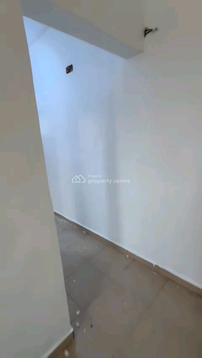 a 1bedroom Apartment, Adeniji Street, Pedro Road, Pedro, Gbagada, Lagos, Mini Flat (room and Parlour) for Rent