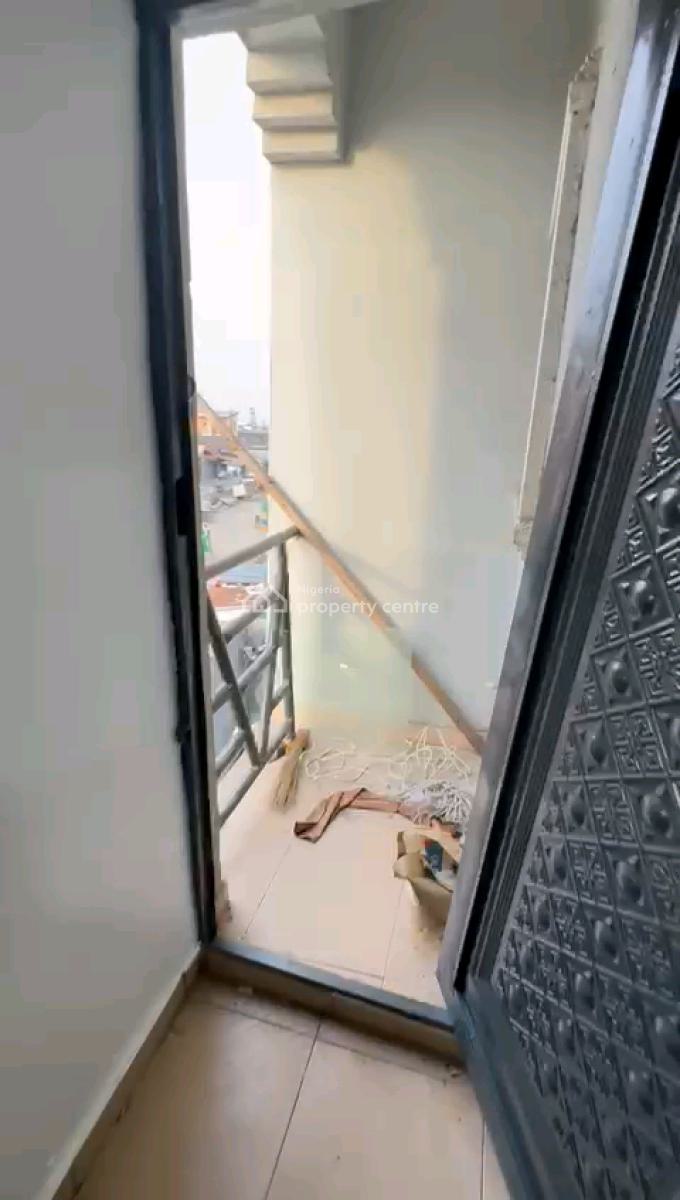 a 1bedroom Apartment, Adeniji Street, Pedro Road, Pedro, Gbagada, Lagos, Mini Flat (room and Parlour) for Rent