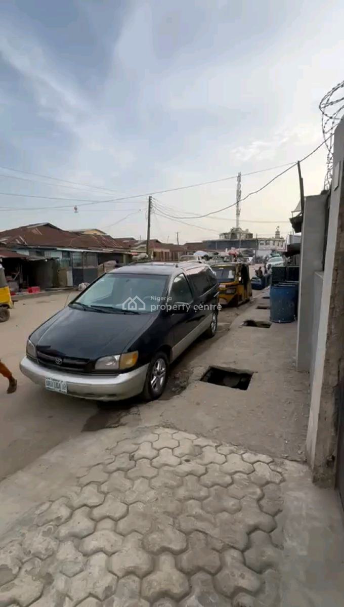 a 1bedroom Apartment, Adeniji Street, Pedro Road, Pedro, Gbagada, Lagos, Mini Flat (room and Parlour) for Rent
