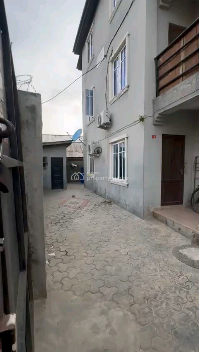 a 1bedroom Apartment, Adeniji Street, Pedro Road, Pedro, Gbagada, Lagos, Mini Flat (room and Parlour) for Rent