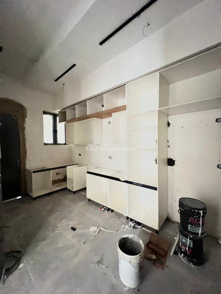 Exquisitely Finished 2 Bedroom Penthouse with Bq, Elevator, Lekki Phase 1, Lekki, Lagos, Flat / Apartment for Sale