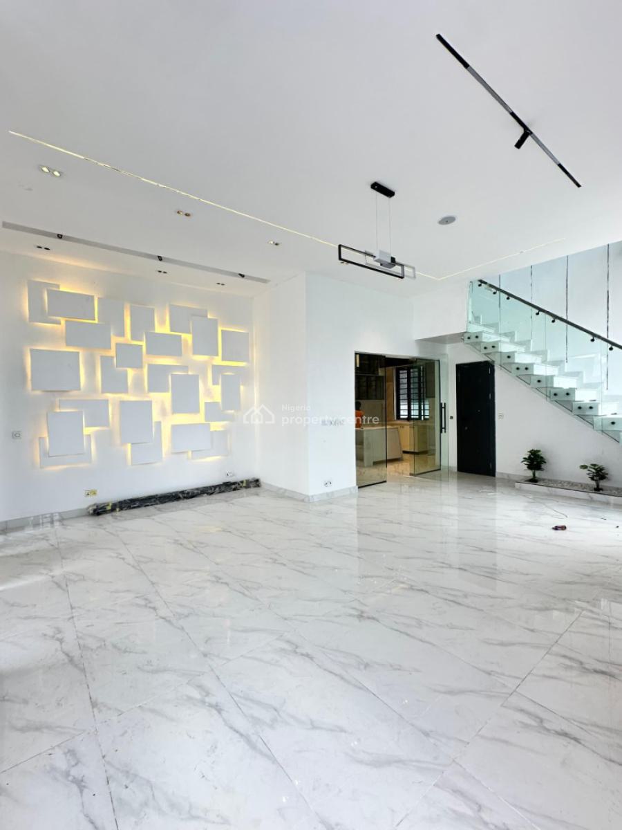 Luxurious 3 Bedroom, Lekki Phase 1, Lekki, Lagos, Flat / Apartment for Sale