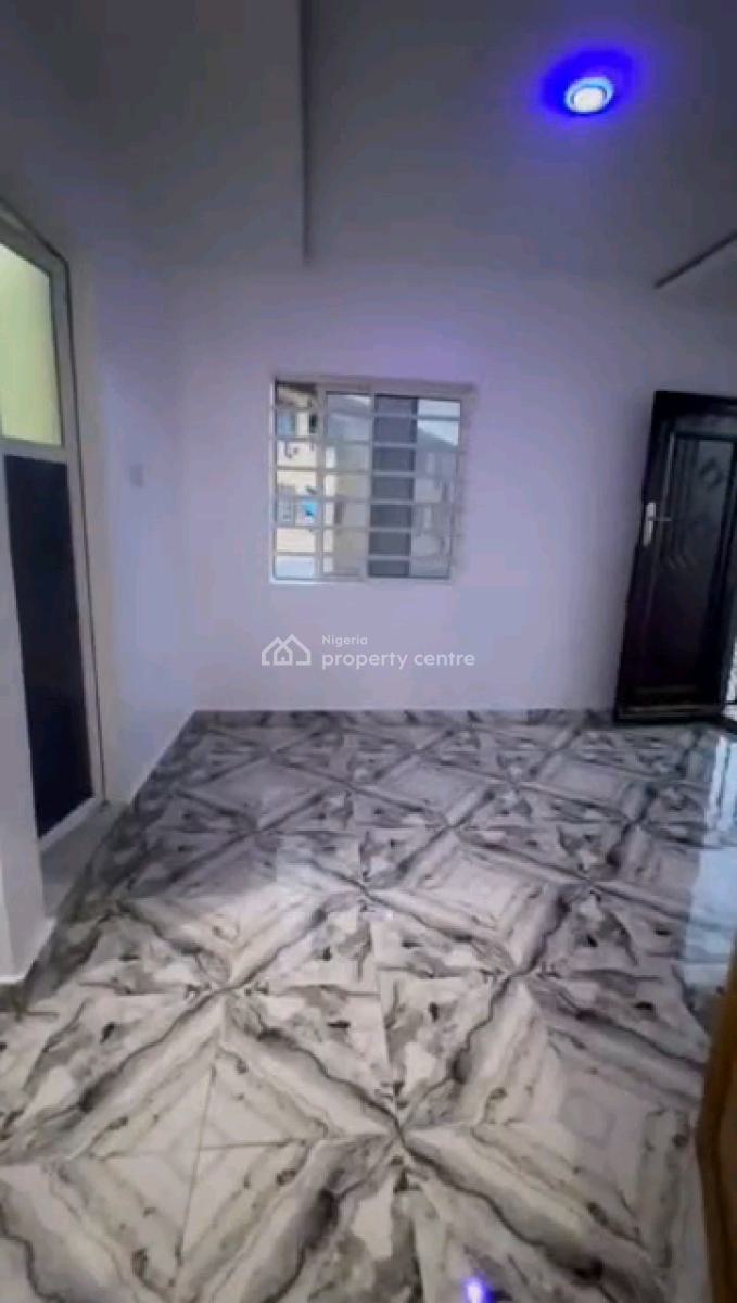 Very Decent Already Painted Mini Flat Apartment, Spacious, Yaba, Lagos, Mini Flat (room and Parlour) for Rent