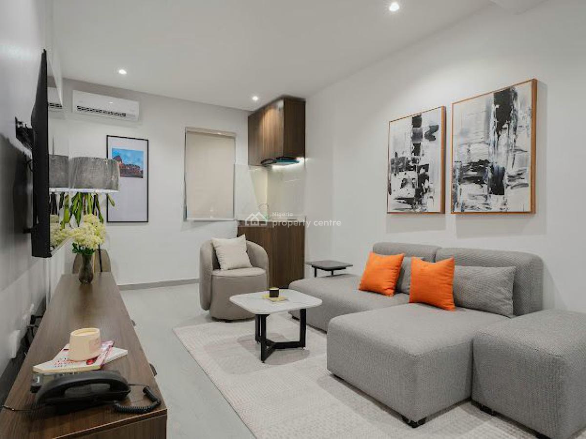 Cozy 1-bedroom Staycation Apartment with Pool Prepared for You, Governor Road, Ikotun, Lagos, Mini Flat (room and Parlour) Short Let