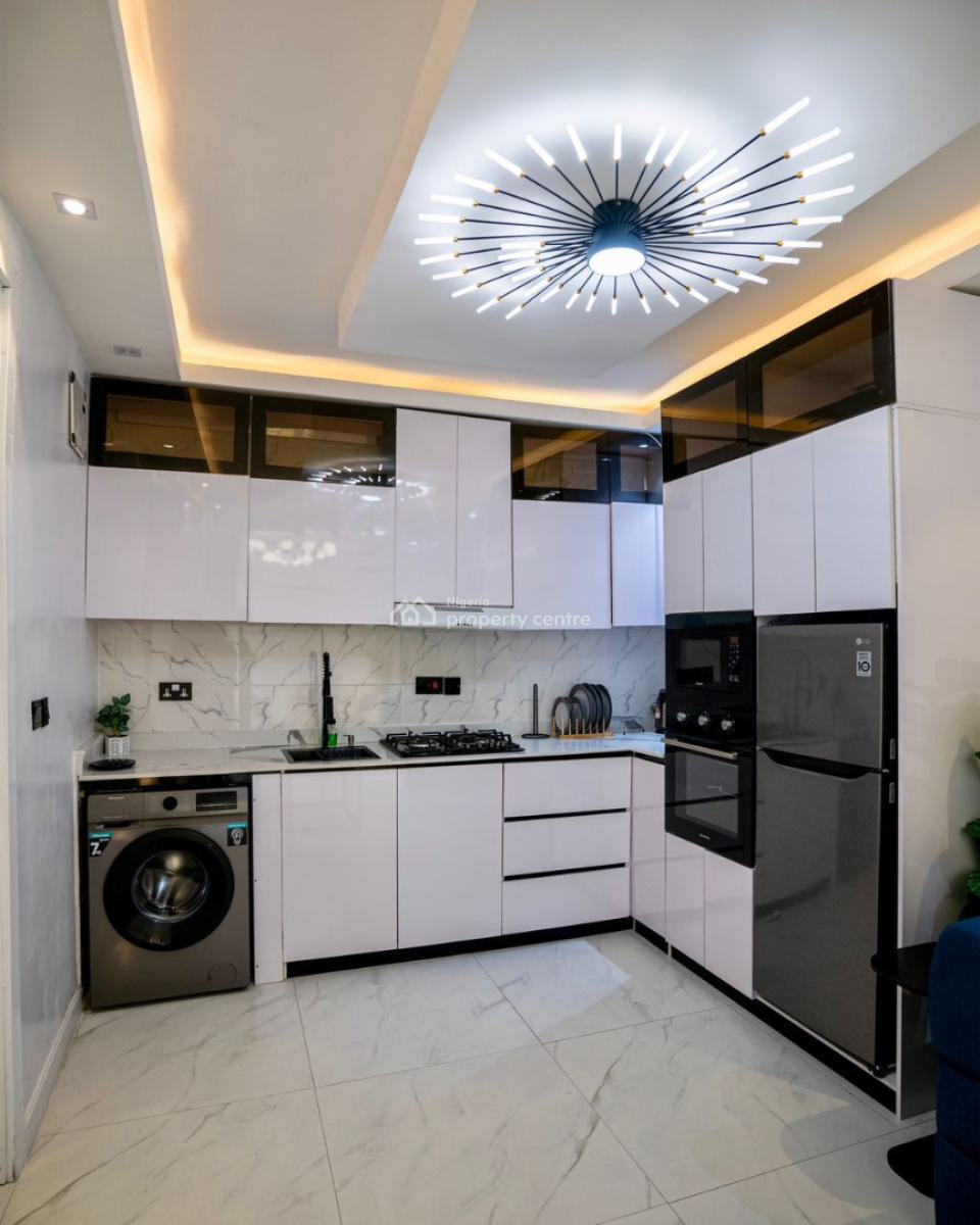 Fully Furnished 1 Bedroom with Modern Facilities Available, Lekki Phase 1, Lekki, Lagos, Flat / Apartment Short Let