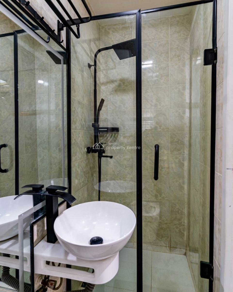 Fully Furnished 1 Bedroom with Modern Facilities Available, Lekki Phase 1, Lekki, Lagos, Flat / Apartment Short Let