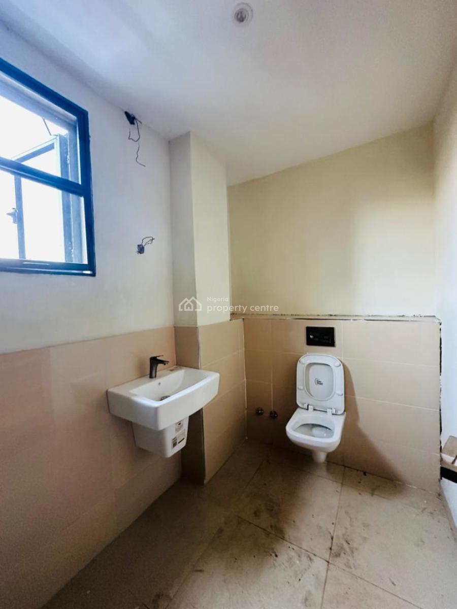 Spaciously Built 2 Bedroom Apartment with Bq, Admiralty Way, Lekki Phase 1, Lekki, Lagos, Flat / Apartment for Rent