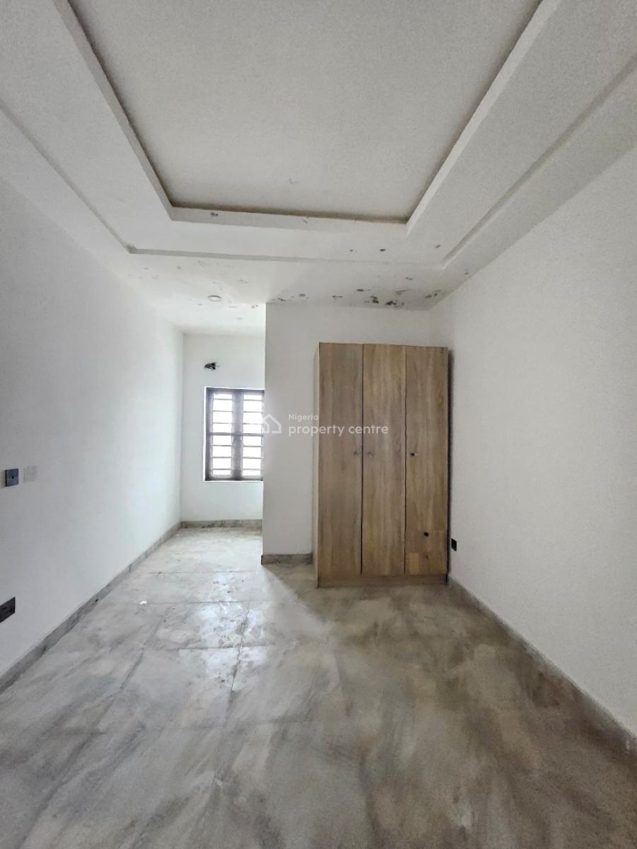 Well-built Luxury Spacious 2 Bedroom Apartment, Lekki Phase 1, Lekki, Lagos, Flat / Apartment for Sale