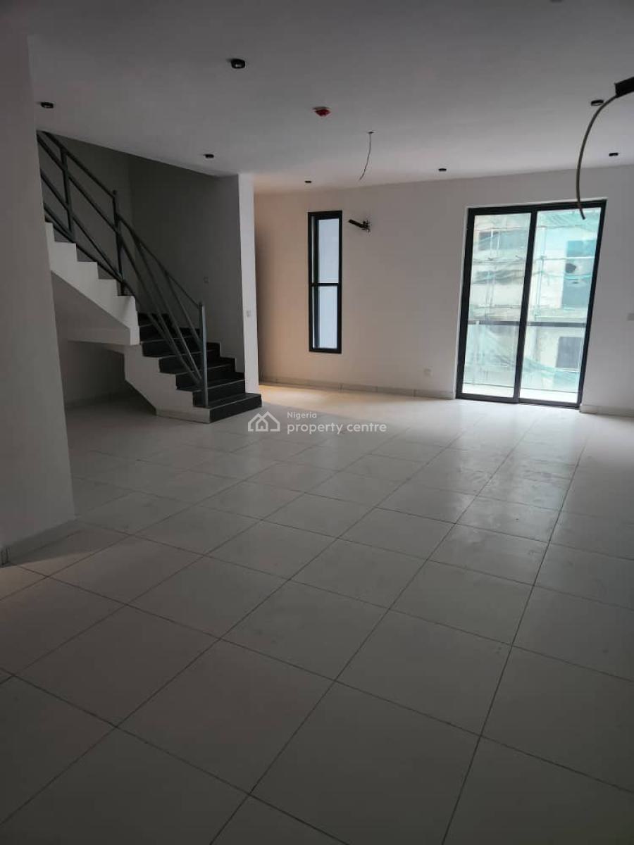 4 Bedroom Maisonette with 2 Sitting Rooms and a Room Bq, Spg Road, Ologolo, Lekki, Lagos, Terraced Duplex for Sale