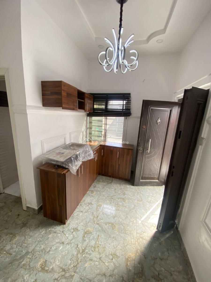 Standard Studio Apartment with a Fully Fitted Kitchen, Osapa London Opp. Victory Park, Osapa, Lekki, Lagos, Flat / Apartment for Rent