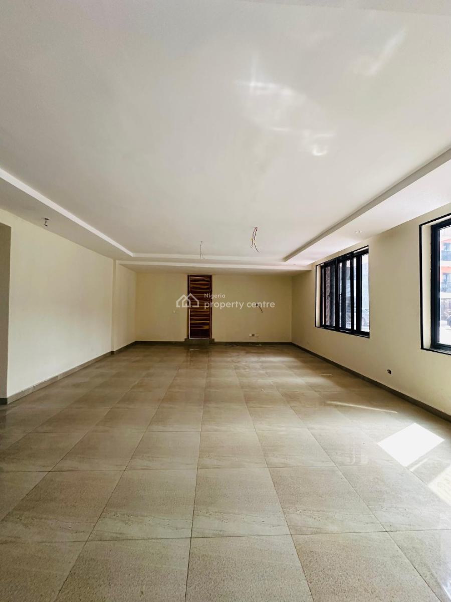 Spaciously Built 2 Bedroom Apartment with Swimming Pool, Gym & Elevator, Lekki Phase 1, Lekki, Lagos, Flat / Apartment for Rent