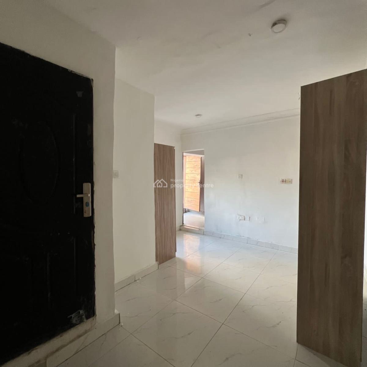 Spacious 2 Bedroom Apartment with Fitted Kitchen, Large Living Room, Lekki Phase 1, Lekki, Lagos, Flat / Apartment for Rent
