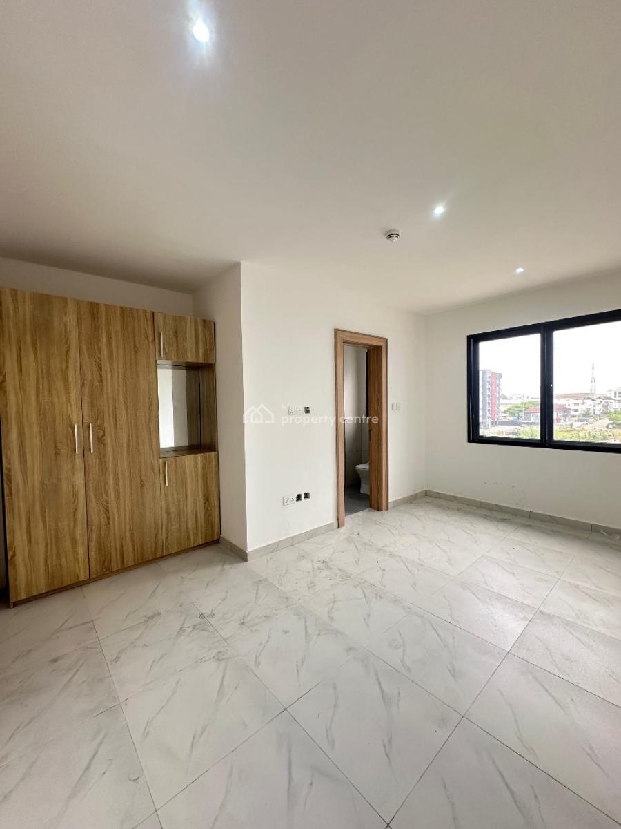 Spacious Well-built 3 Bedroom Apartment with Bq & Elevator, Ikate Elegushi, Lekki, Lagos, Flat / Apartment for Sale