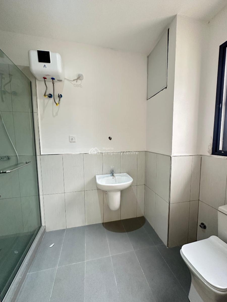 Spacious Well-built 3 Bedroom Apartment with Bq & Elevator, Ikate Elegushi, Lekki, Lagos, Flat / Apartment for Sale