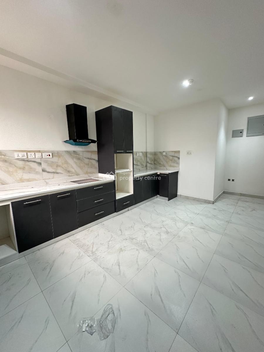 Spacious Well-built 3 Bedroom Apartment with Bq & Elevator, Ikate Elegushi, Lekki, Lagos, Flat / Apartment for Sale