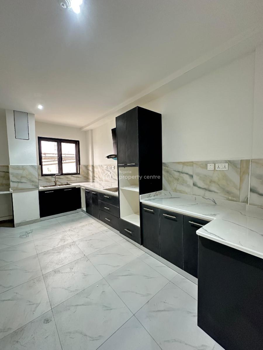 Spacious Well-built 3 Bedroom Apartment with Bq & Elevator, Ikate Elegushi, Lekki, Lagos, Flat / Apartment for Sale