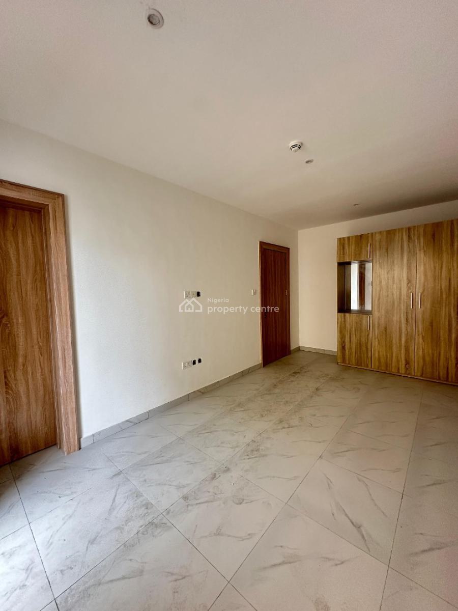 Spacious Well-built 3 Bedroom Apartment with Bq & Elevator, Ikate Elegushi, Lekki, Lagos, Flat / Apartment for Sale