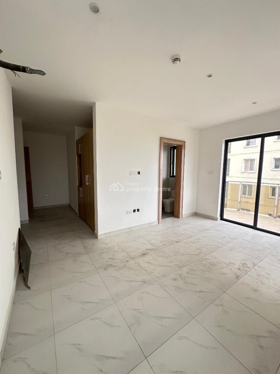 Spacious Well-built 3 Bedroom Apartment with Bq & Elevator, Ikate Elegushi, Lekki, Lagos, Flat / Apartment for Sale