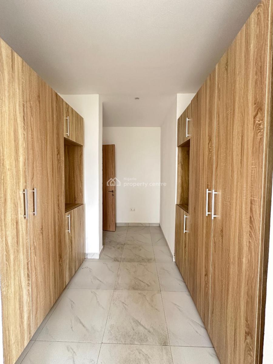 Spacious Well-built 3 Bedroom Apartment with Bq & Elevator, Ikate Elegushi, Lekki, Lagos, Flat / Apartment for Sale