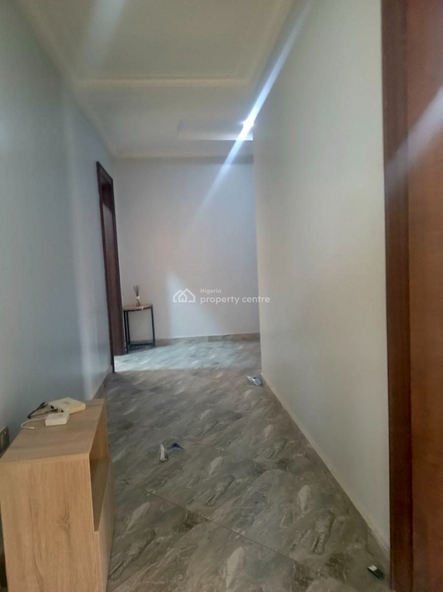 Spacious 2 Bedroom Apartment with a Bq, Asokoro District, Abuja, Flat / Apartment for Rent