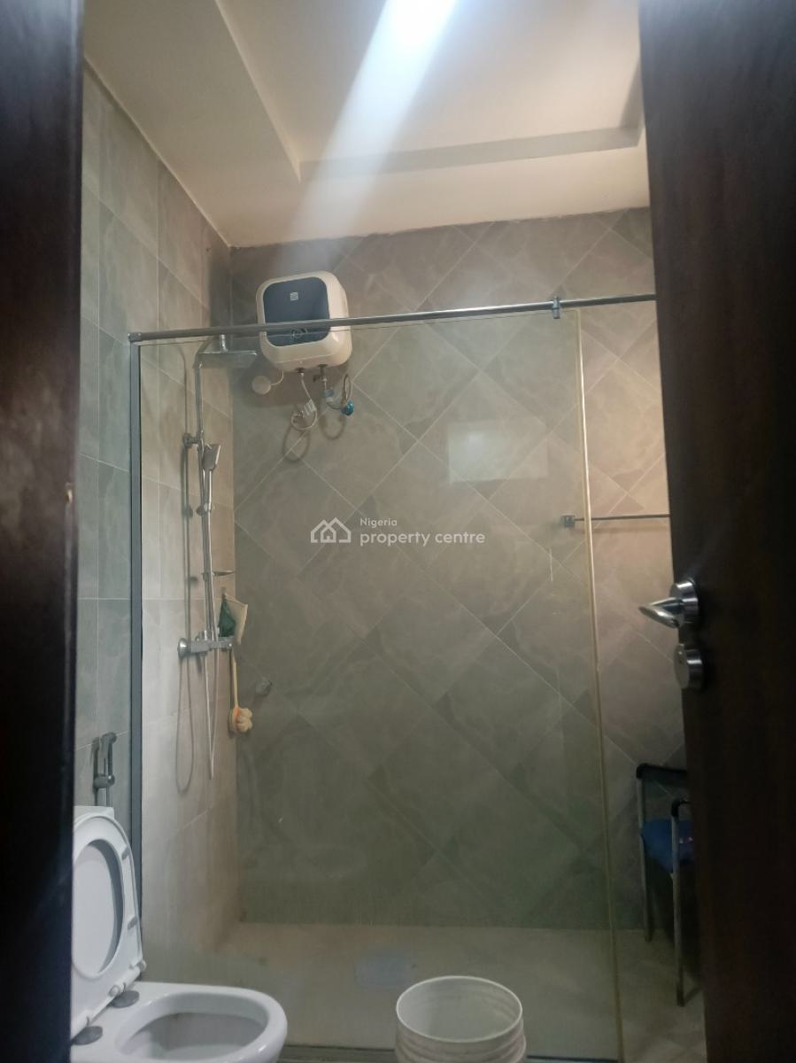 Spacious 2 Bedroom Apartment with a Bq, Asokoro District, Abuja, Flat / Apartment for Rent