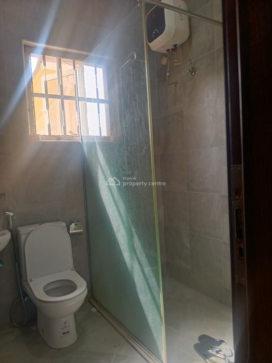 Spacious 2 Bedroom Apartment with a Bq, Asokoro District, Abuja, Flat / Apartment for Rent