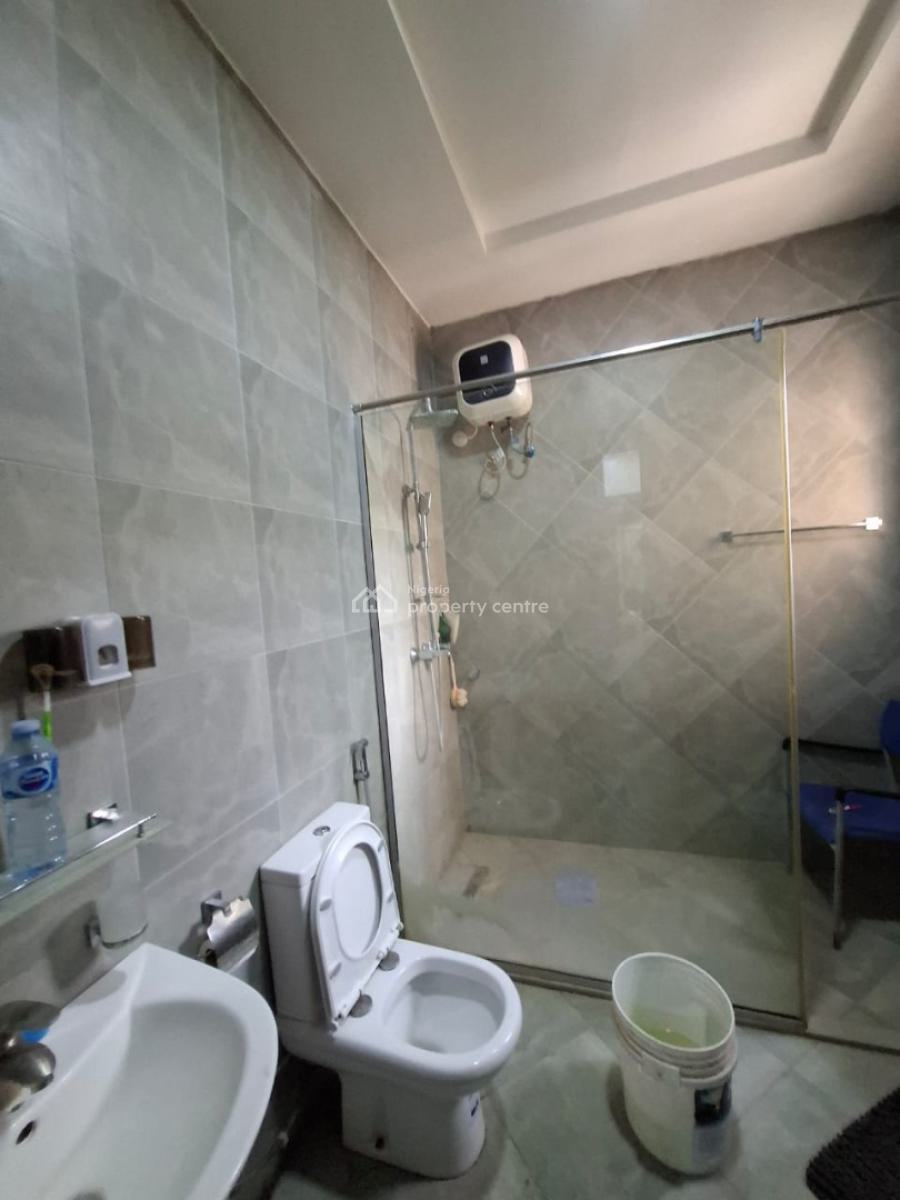 Two Bedroom Apartment with a Boys Quarters, Guzape District, Abuja, Flat / Apartment for Rent