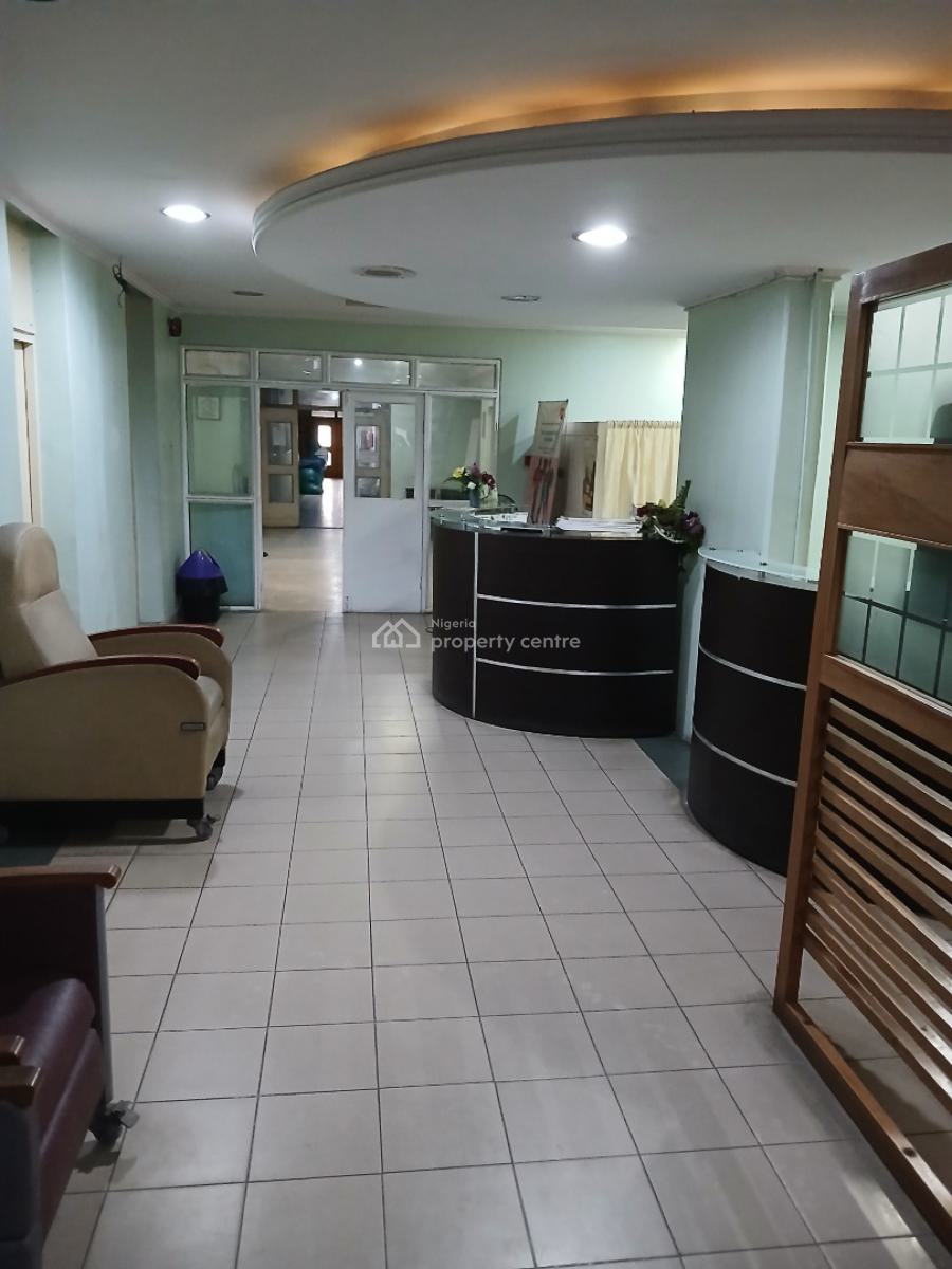 an Hospital  Building on 3 Floors., Saint Gregory/ Ikoyi Road., Obalende, Lagos Island, Lagos, House for Sale