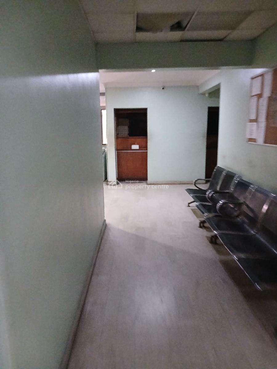 an Hospital  Building on 3 Floors., Saint Gregory/ Ikoyi Road., Obalende, Lagos Island, Lagos, House for Sale