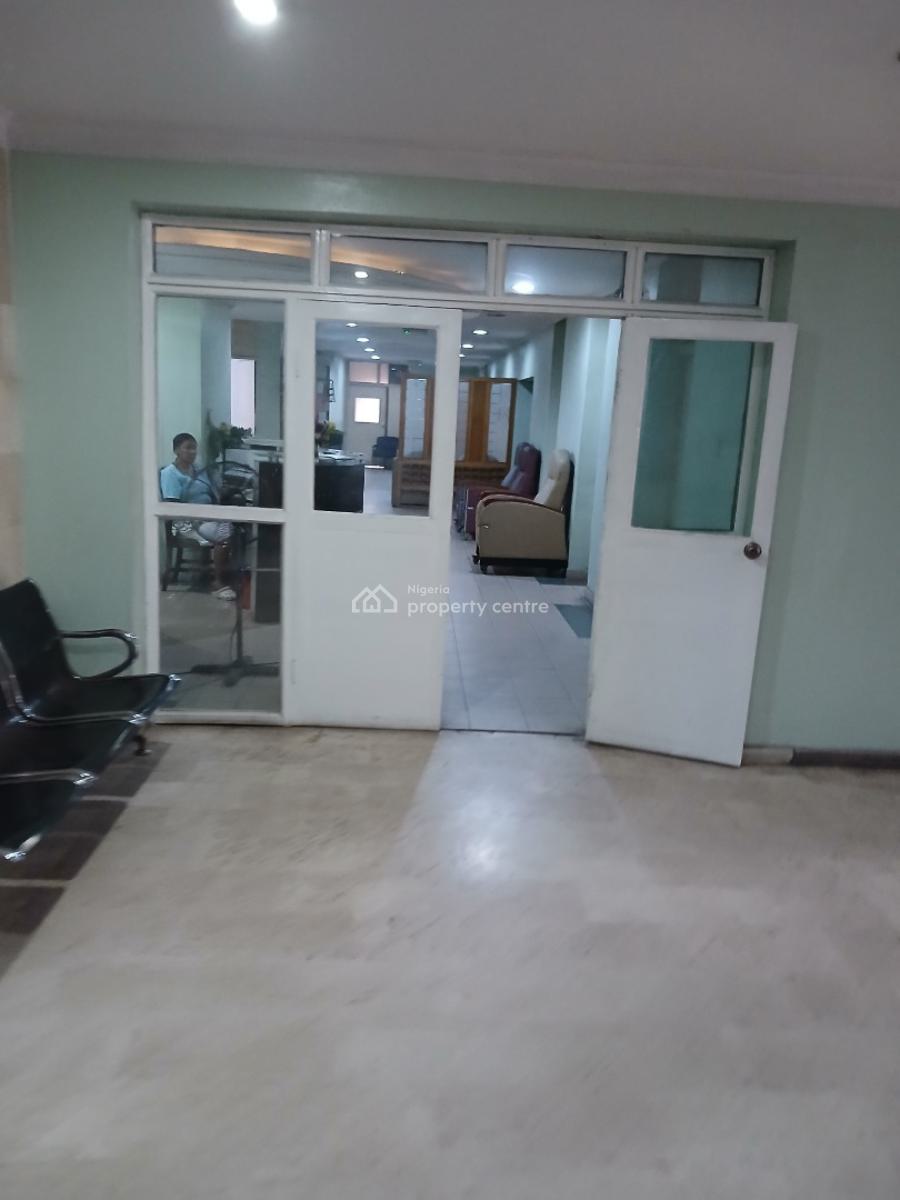 an Hospital  Building on 3 Floors., Saint Gregory/ Ikoyi Road., Obalende, Lagos Island, Lagos, House for Sale