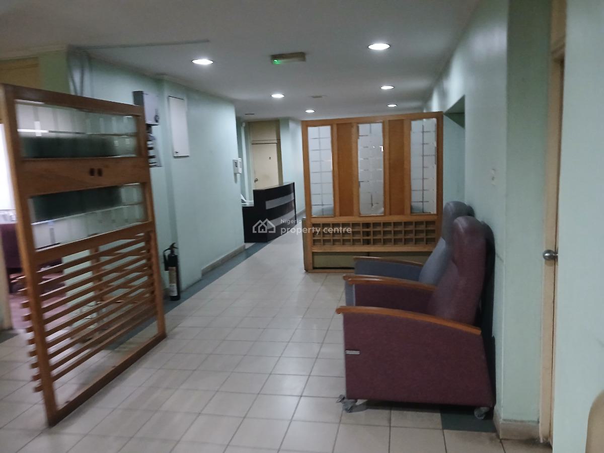 an Hospital  Building on 3 Floors., Saint Gregory/ Ikoyi Road., Obalende, Lagos Island, Lagos, House for Sale