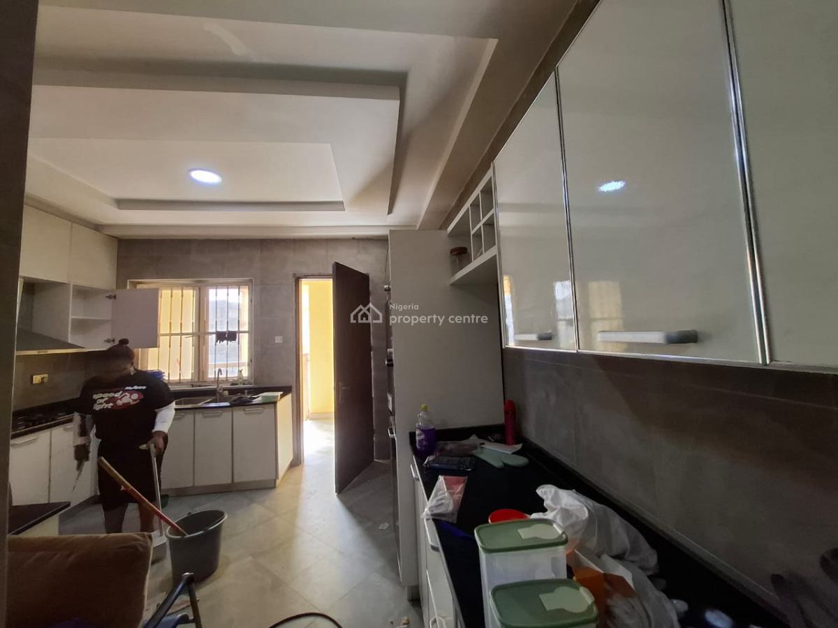 Premium 2 Bedroom Apartment with a Bq, Guzape District, Abuja, Flat / Apartment for Rent
