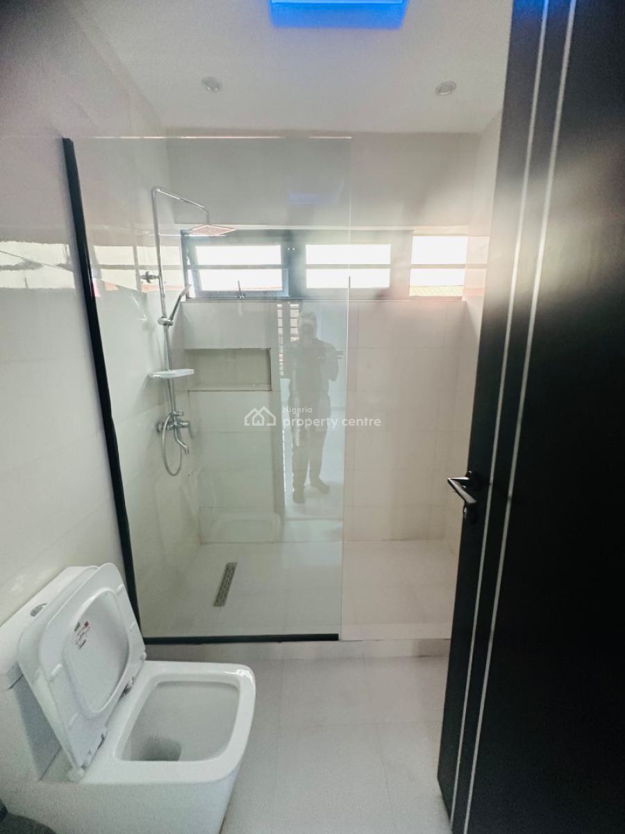 Beautifully Built 5 Bedroom Fully Detached Duplex with Cinema and Bq, Magodo, Lagos, Detached Duplex for Sale