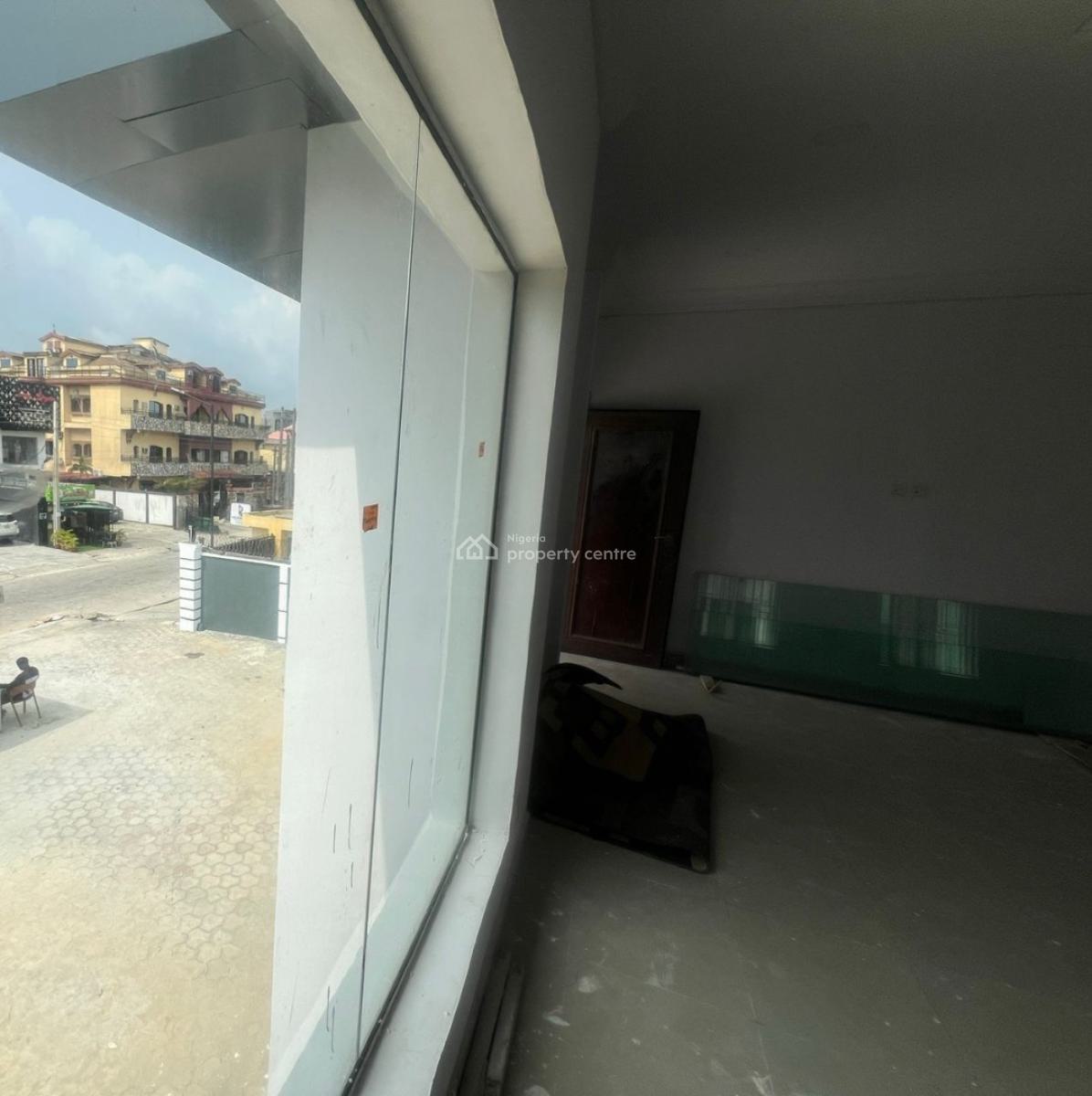 Shop Space in a High Commercial Area, Lekki Phase 1, Lekki, Lagos, Shop for Rent