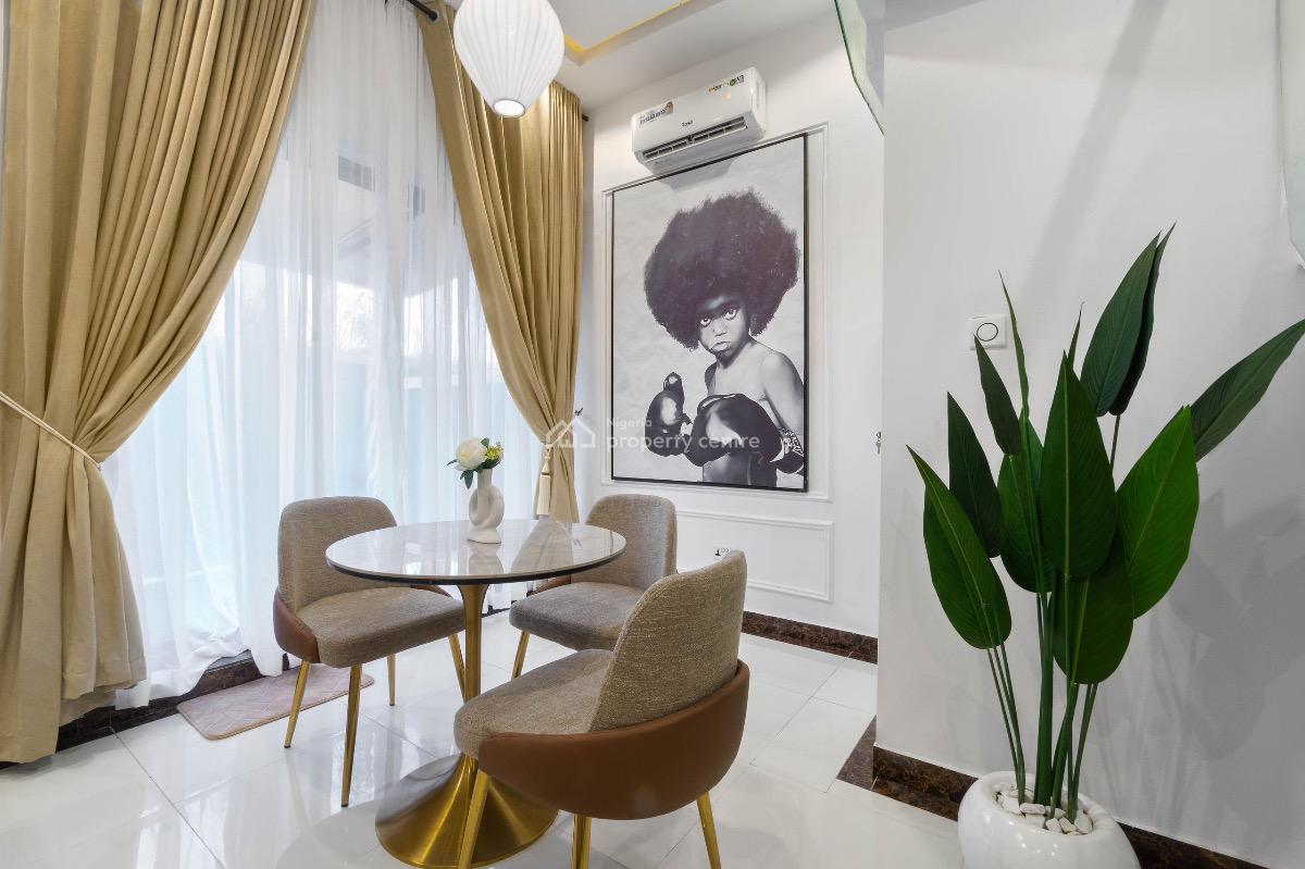 Beautiful 3-bedroom Apartment with Snooker, Swimming  Pool and Bathtub, Lekki Phase 1, Lekki, Lagos, Flat / Apartment Short Let