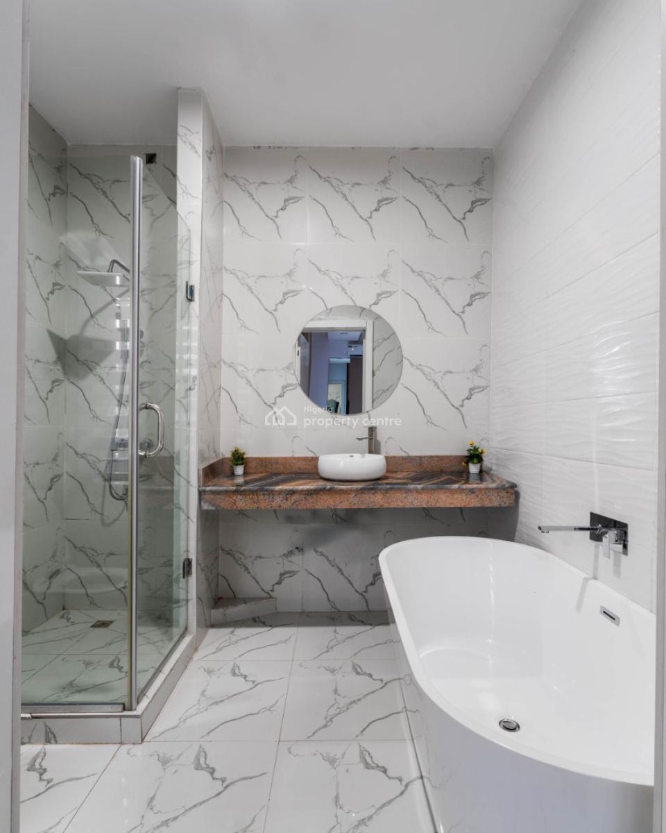 Beautiful 3-bedroom Apartment with Snooker, Swimming  Pool and Bathtub, Lekki Phase 1, Lekki, Lagos, Flat / Apartment Short Let