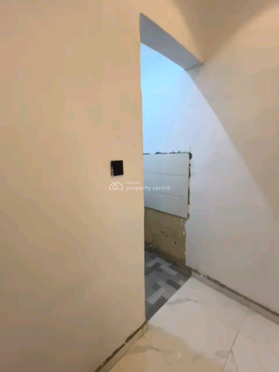 Self Contain, Off Ilaje Road, Shomolu, Lagos, Self Contain (single Rooms) for Rent