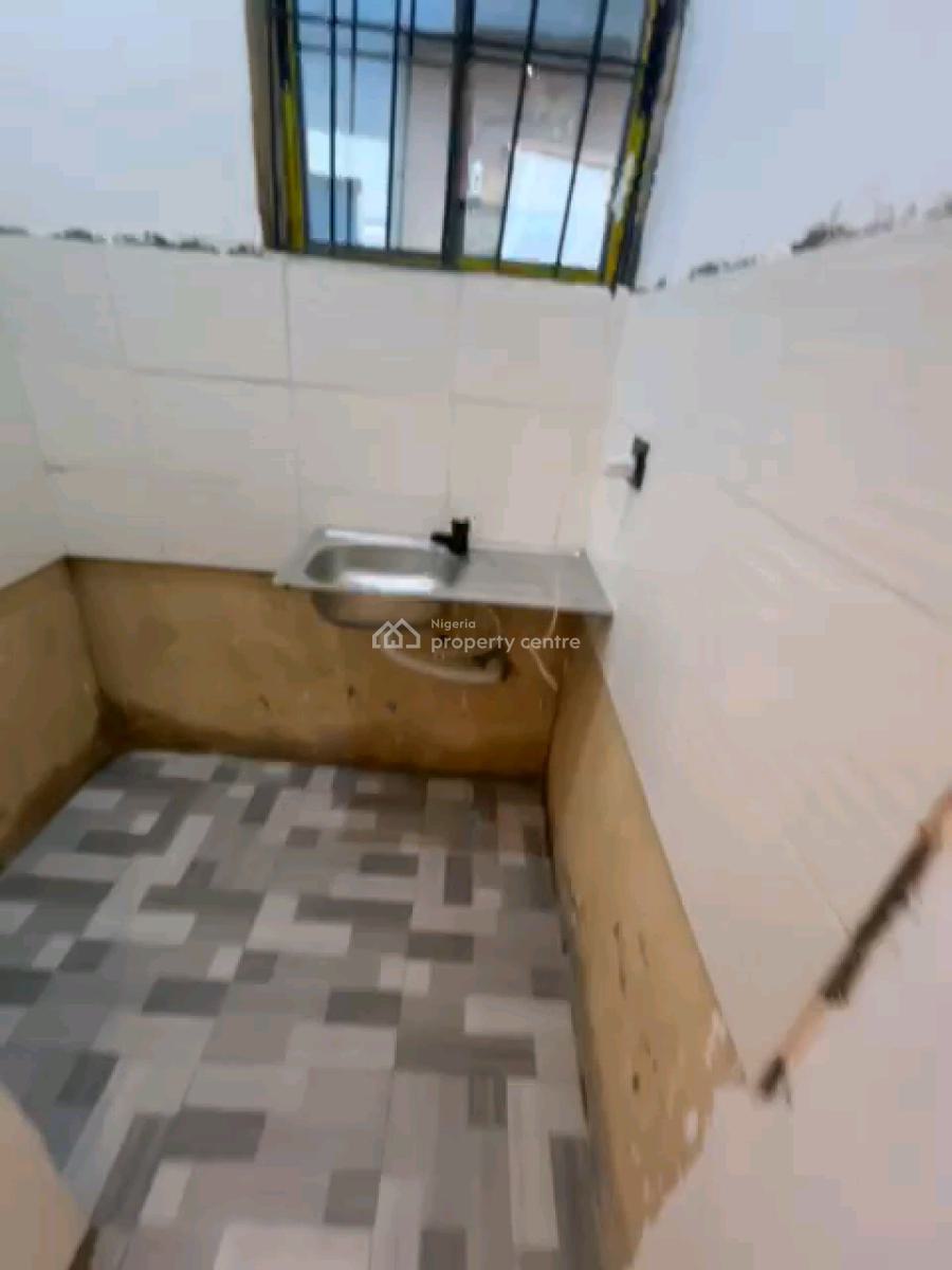 Self Contain, Off Ilaje Road, Shomolu, Lagos, Self Contain (single Rooms) for Rent