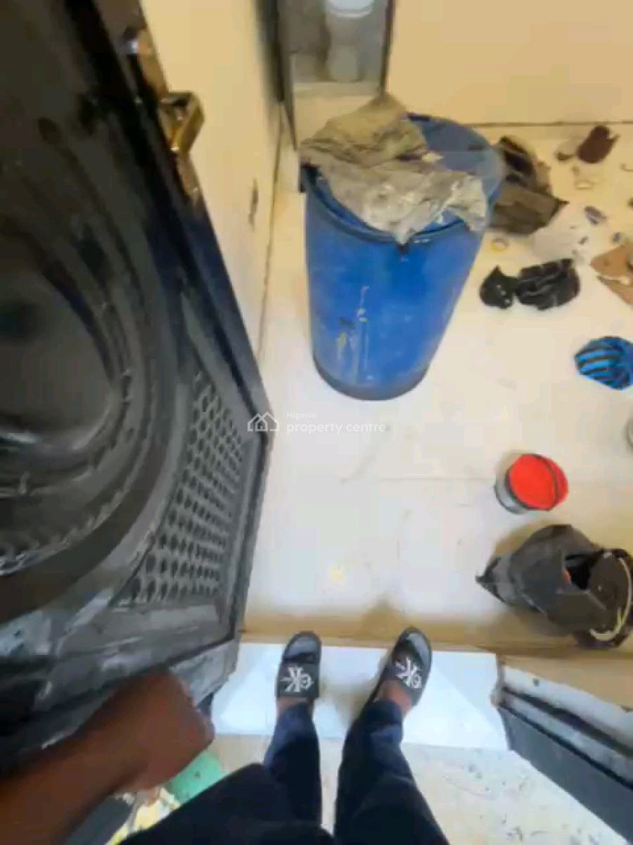 Self Contain, Off Ilaje Road, Shomolu, Lagos, Self Contain (single Rooms) for Rent