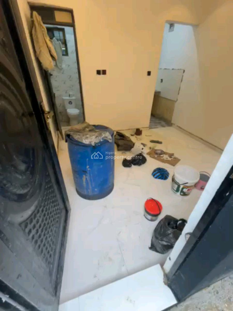 Self Contain, Off Ilaje Road, Shomolu, Lagos, Self Contain (single Rooms) for Rent