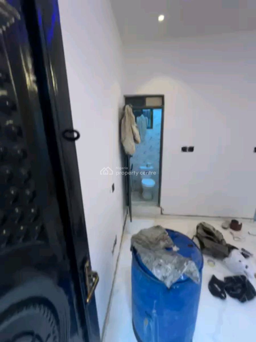 Self Contain, Off Ilaje Road, Shomolu, Lagos, Self Contain (single Rooms) for Rent