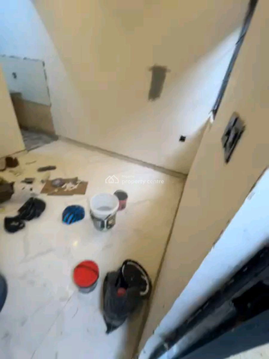 Self Contain, Off Ilaje Road, Shomolu, Lagos, Self Contain (single Rooms) for Rent